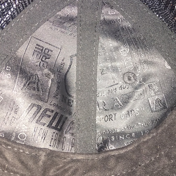 New Era Black Label LA Lakers Trucker Style Hat - Picture 7 of 8